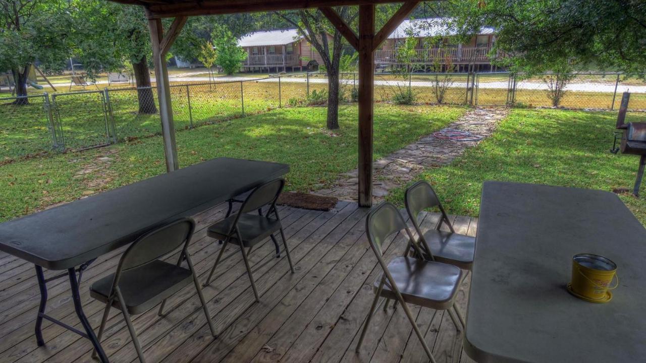 Hotel Riverstone Cabins Leakey Exteriér fotografie