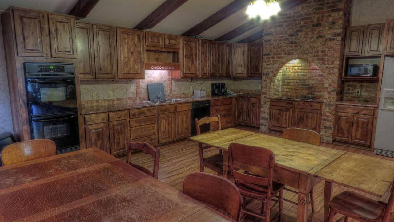 Hotel Riverstone Cabins Leakey Exteriér fotografie