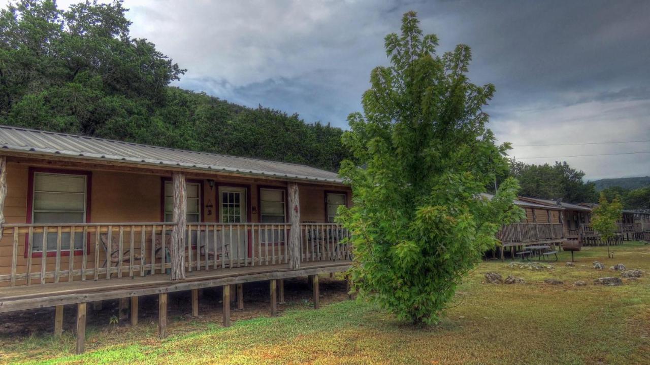Hotel Riverstone Cabins Leakey Exteriér fotografie